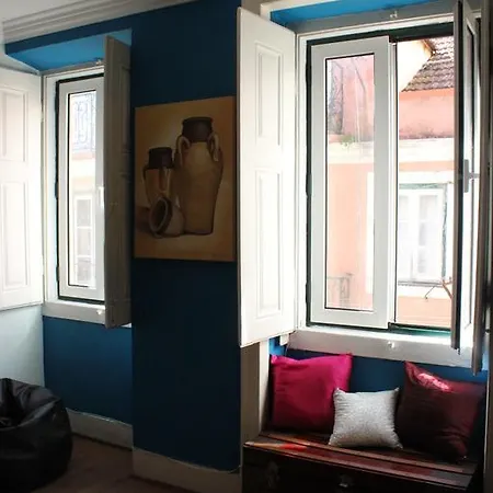 Mouros House - Bairro Alto * Lisboa